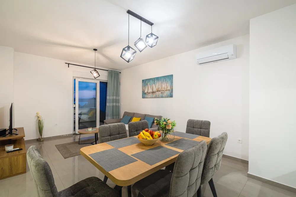 Apartment Vista Mare 2 With Heated Pool