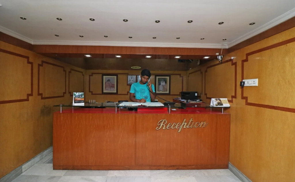 Hotel Monohar Inn By OYO Rooms