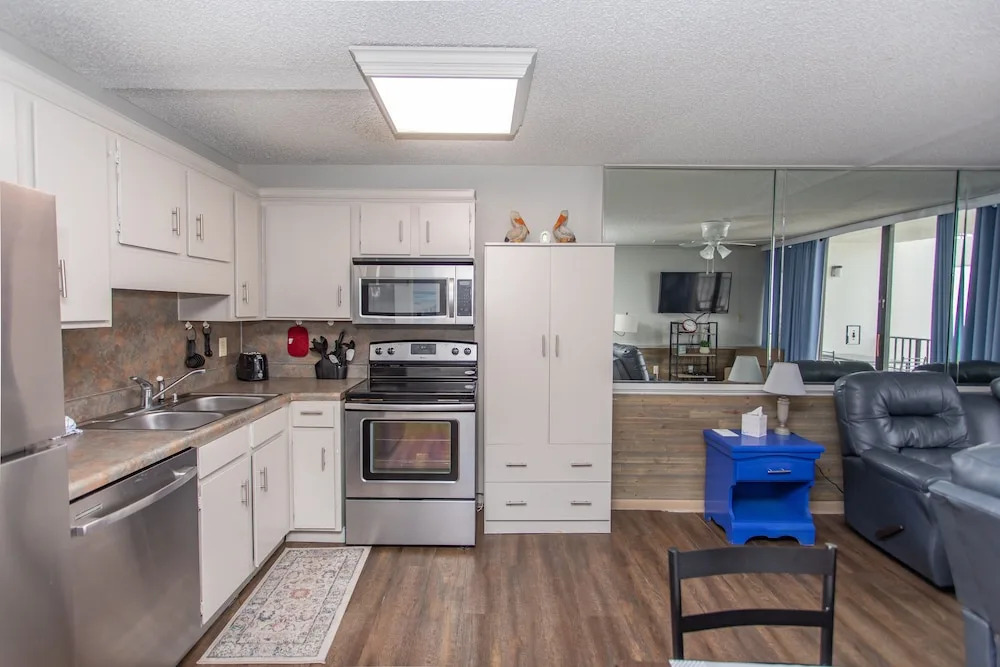 Royal Garden Resort 1114 2 Bedroom Condo by RedAwning