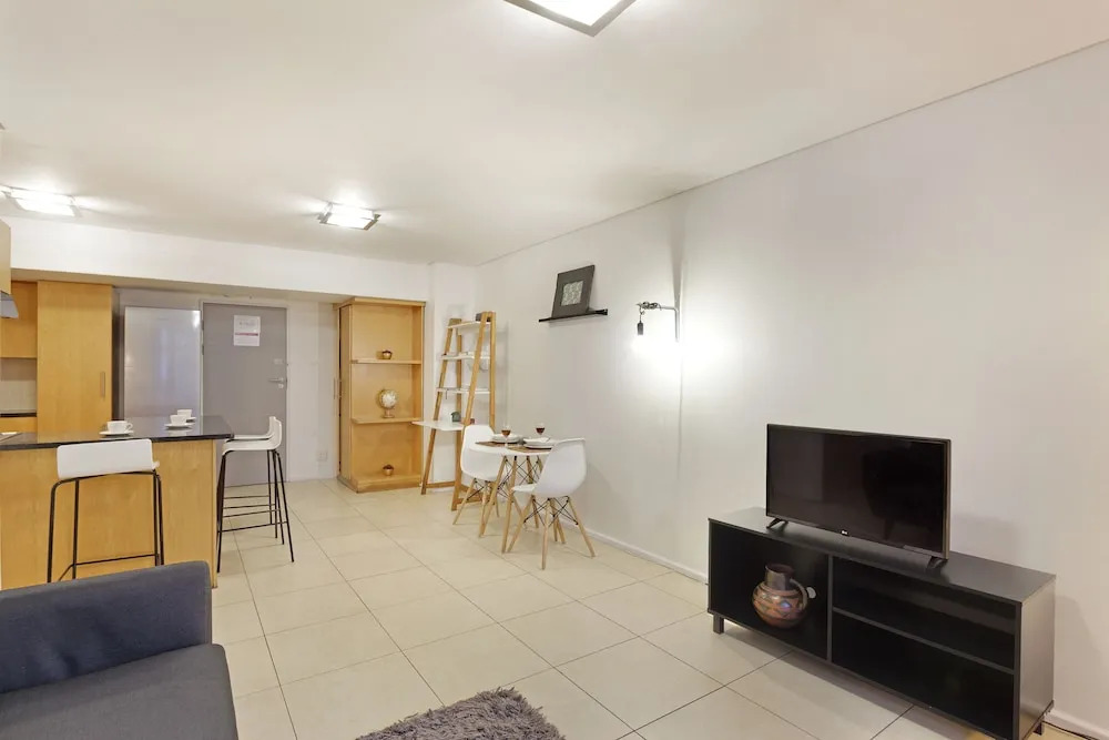 Fountain Suite 906