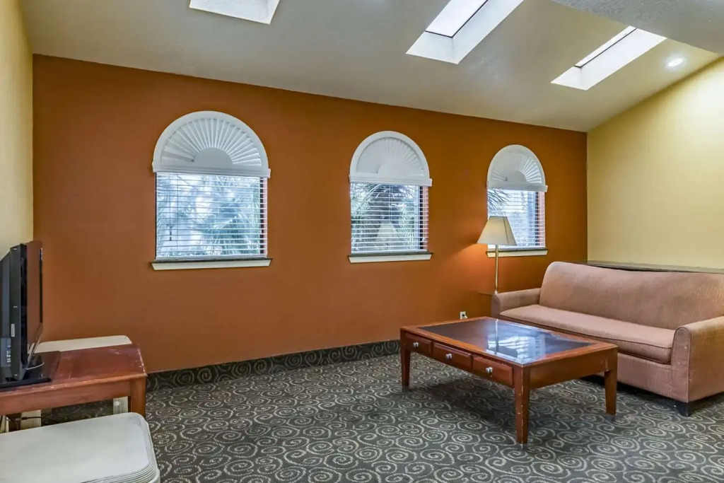 Econo Lodge Near Lackland Air Force Base-SeaWorld