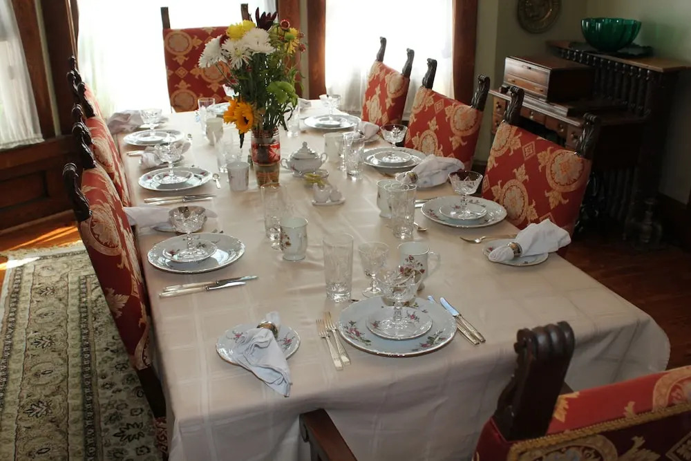 Green Oaks B&B