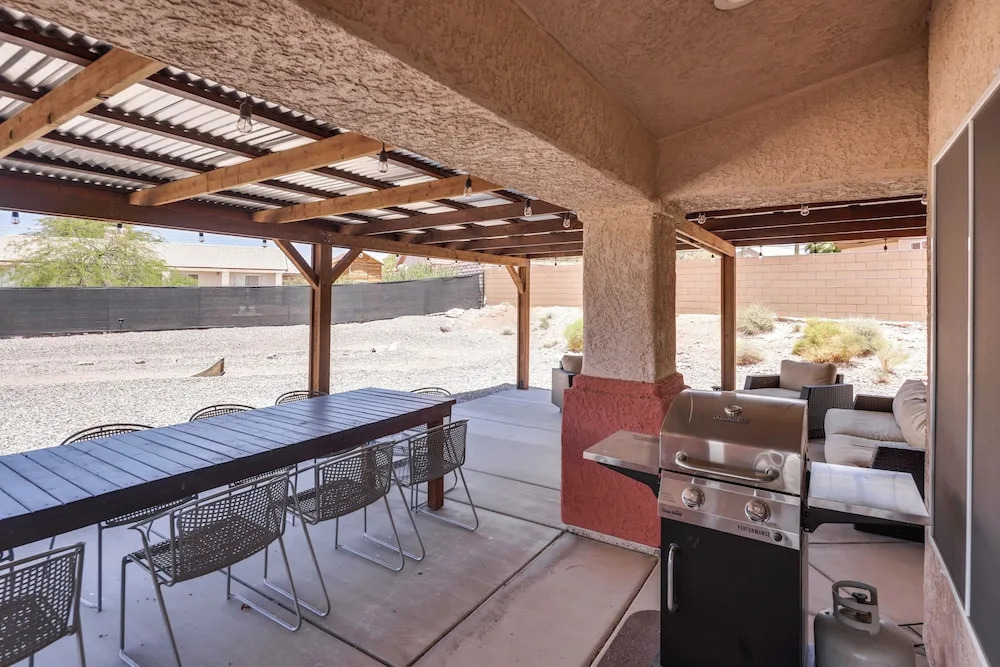 Bullhead City Oasis w/ Fire Pit + Mtn View!
