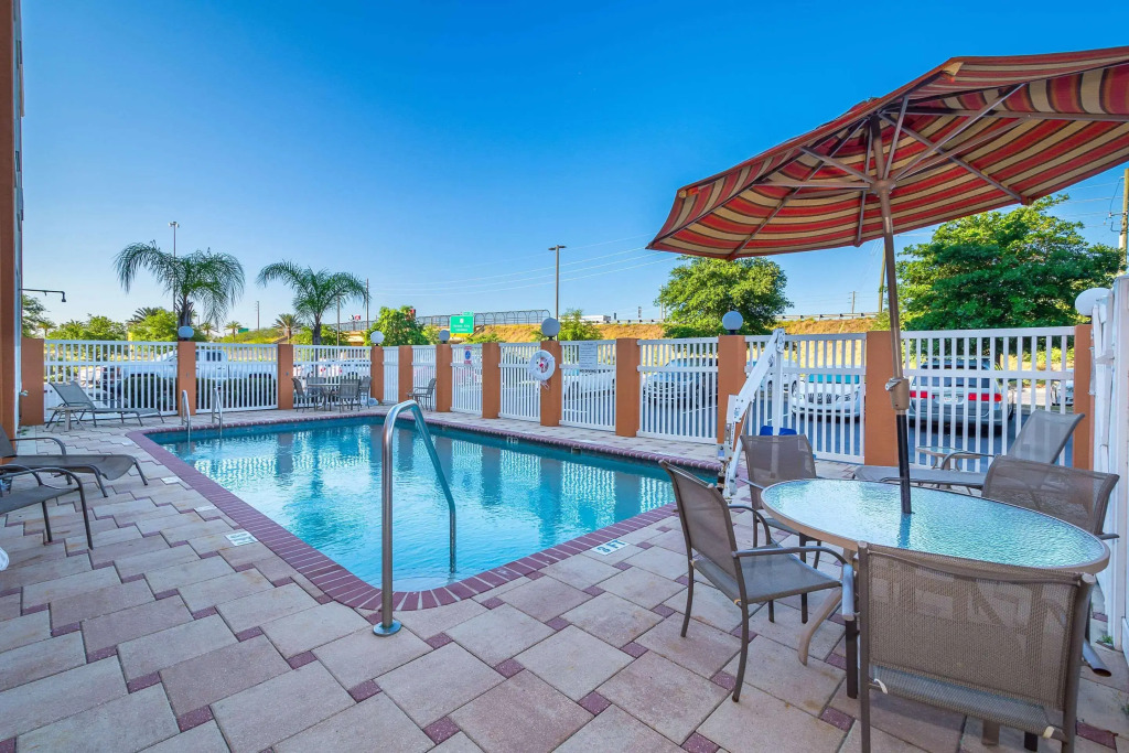 Comfort Inn and Suites Maingate South Davenport