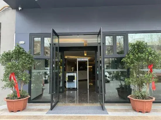 Home Inn (Kashgar Ancient City Food Street, Int’l Convention & Exhibition Center, Wanda Plaza)