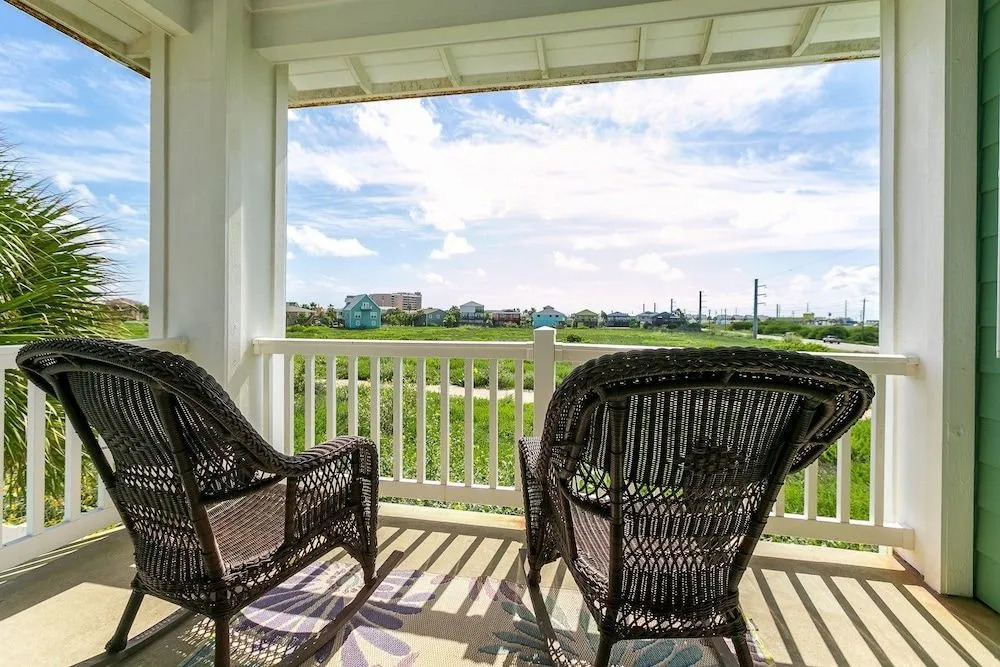 Spacious Port A Condo with Pool Views by RedAwning