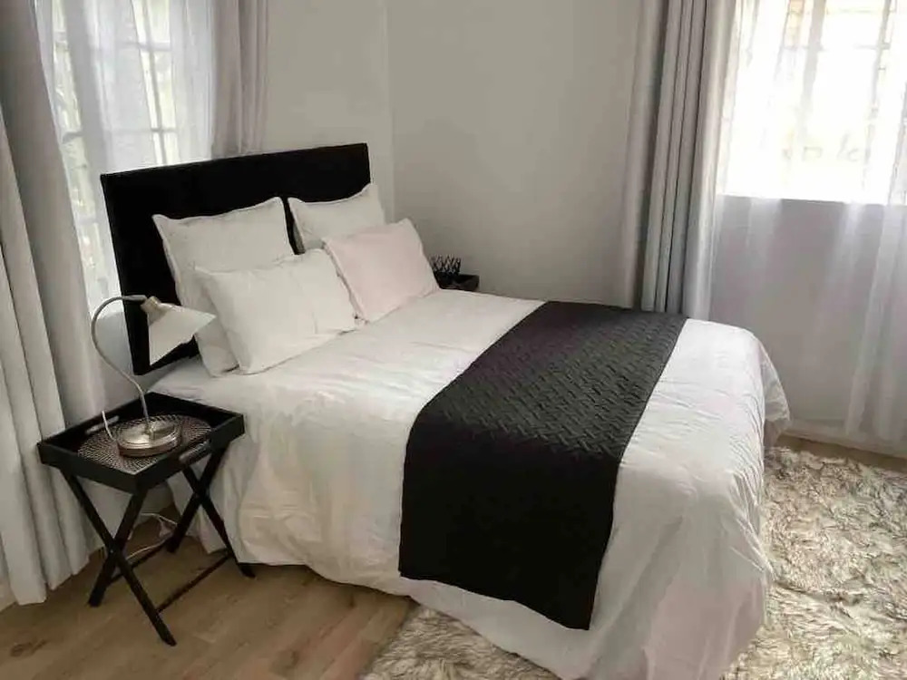 Charming Executive Studio, Solar Power, Wifi