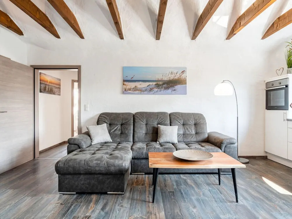 No 7 Lake View Modern Retreat
