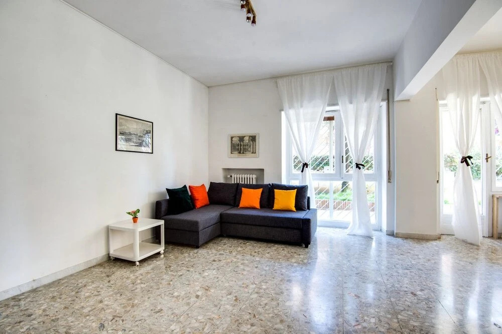 Very Spacious 3 Beds Flat in a Great Area