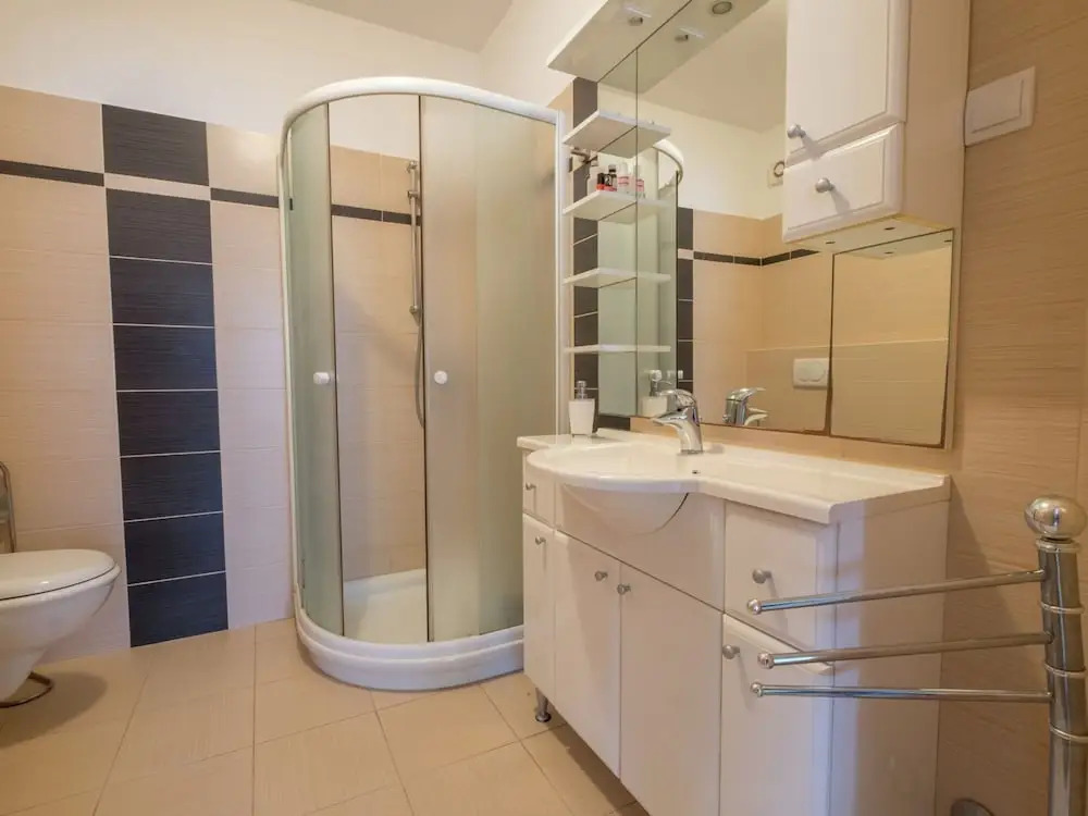 Comfortable Family Apartment Near the sea With Airconditioning, Wifi, and Parking