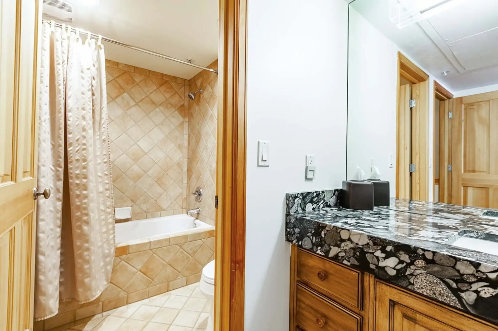 The Caledonian by All Seasons Resort Lodging