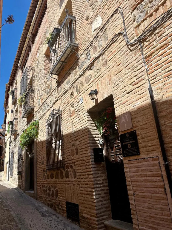Casón De Los López Apartments