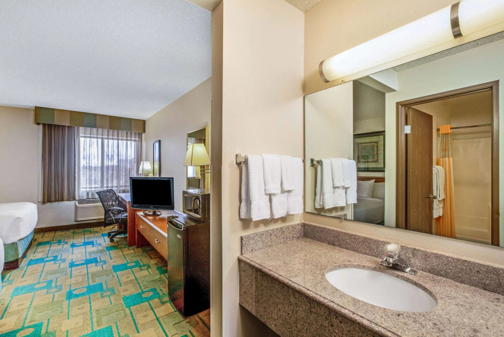 La Quinta by Wyndham Des Moines West Clive