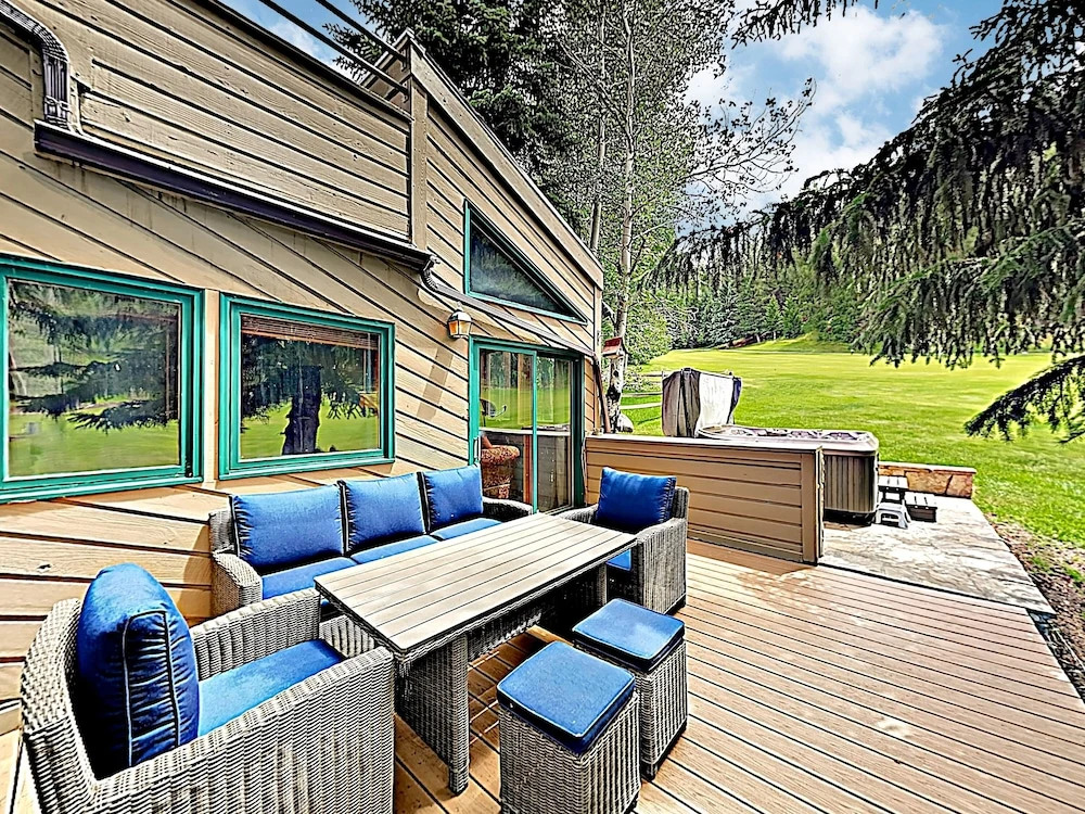 New Listing! Mountain-view Gem W/ Private Hot Tub 4 Bedroom Duplex