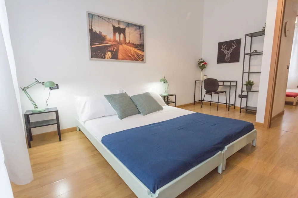 Sweet 2 Bedrooms Home in Milan Center