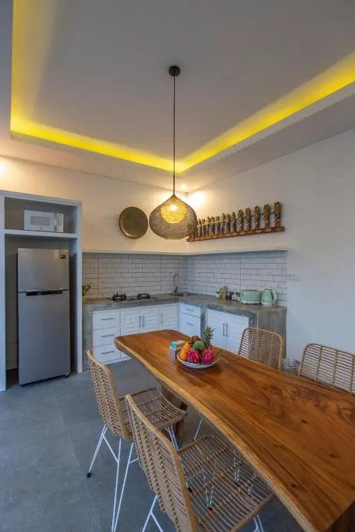 Spacious 4BR Private Estate w-Big Garden and Pool Central Seminyak