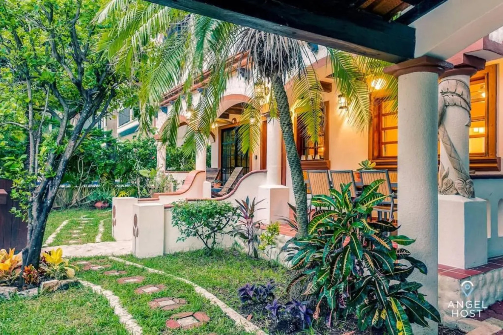 6Br Villa W Pool, Bbq & Backyard