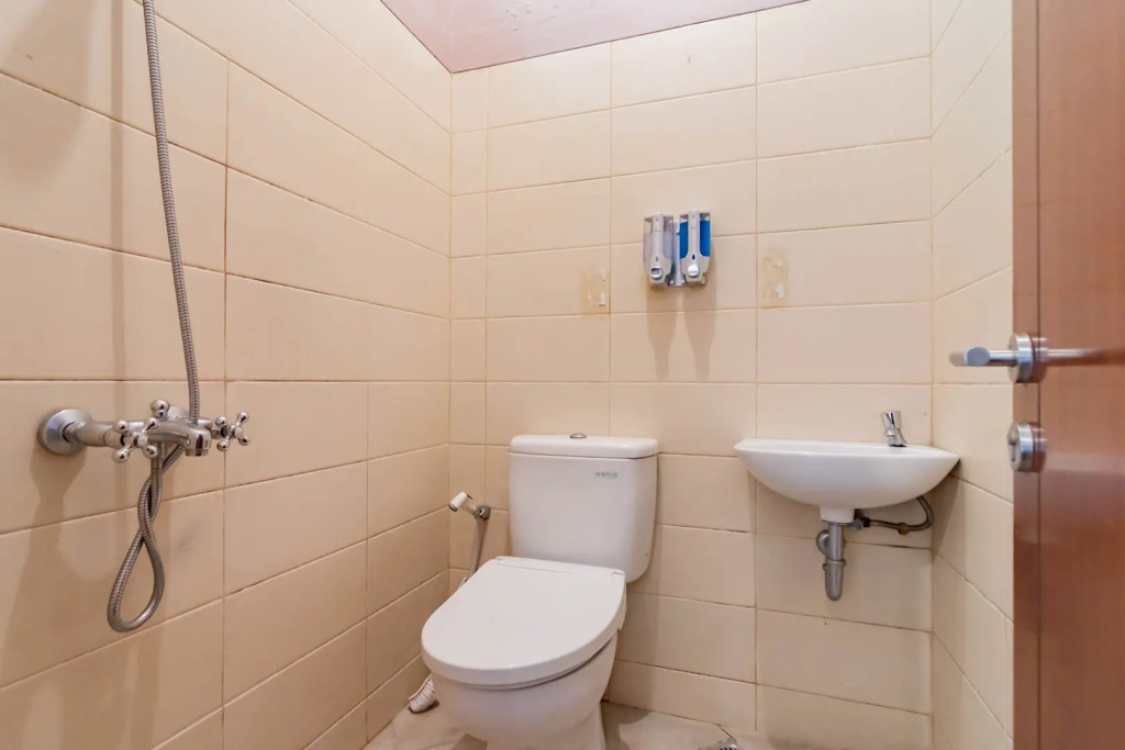 Urbanview Hotel Syariah Insani Cisarua Puncak