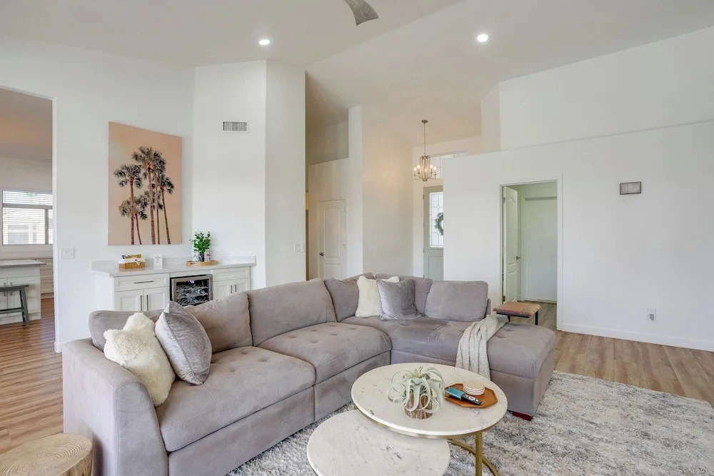 Pool + Lakefront: Upscale Glendale Getaway