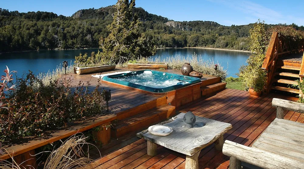 Magnificent Home with Lake Vistas H14