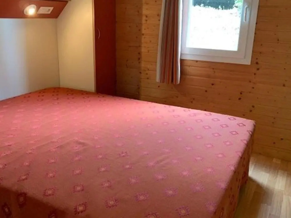 Chalet climatisé pour 6, calme avec piscine et parking - FR-1-607-59