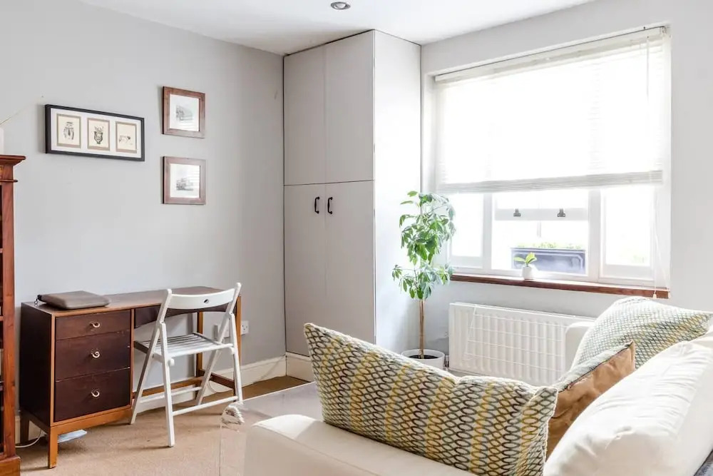 Elegant 2 Br Apartment in W/Garden, Fits 6