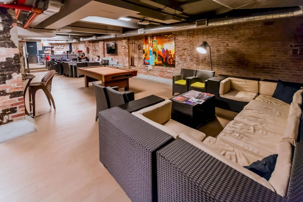Q4 Hotel and Hostel