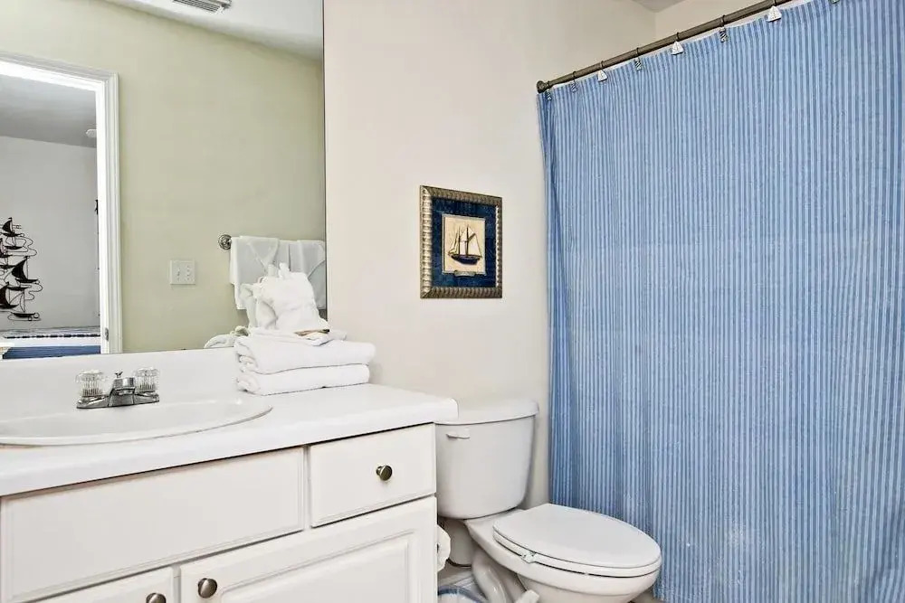 San Carlos 1509 - 3 Br condo