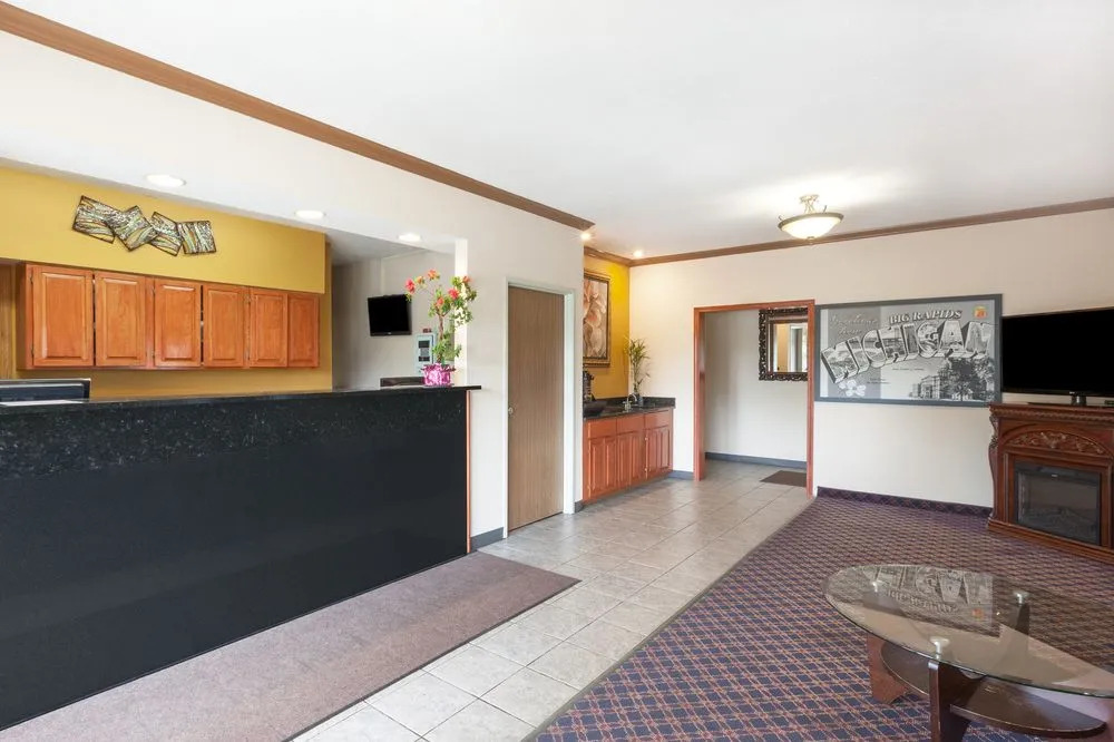 Super 8 Big Rapids MI