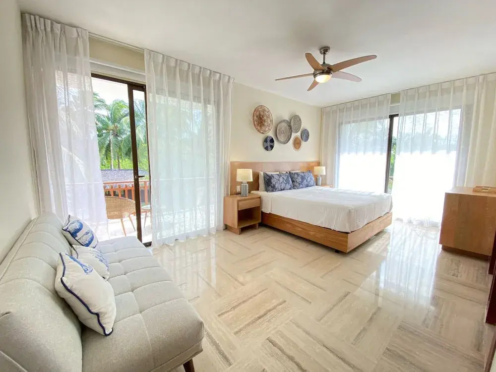 2BR 6 Guest Balcony in Portillo Close to Beach