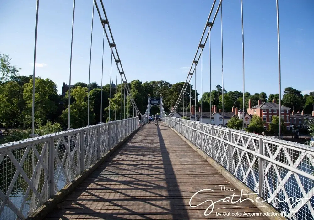 The Gathering Chester 4 Sleeps 14 Very Close to City Centre Racecourse Within Walls
