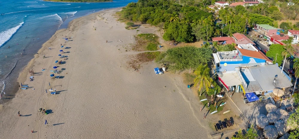 Witch's Rock Surf Camp Beachfront HOTEL
