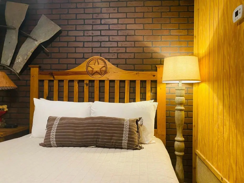 Deluxe Big Texan Multi Suite