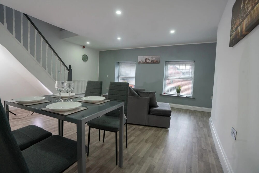 City Centre Modern 4 Person Apartment