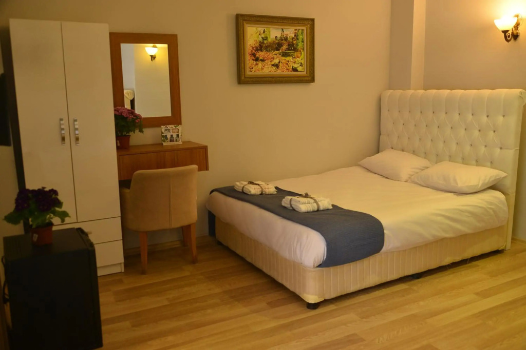 Pure Diamond Hotel