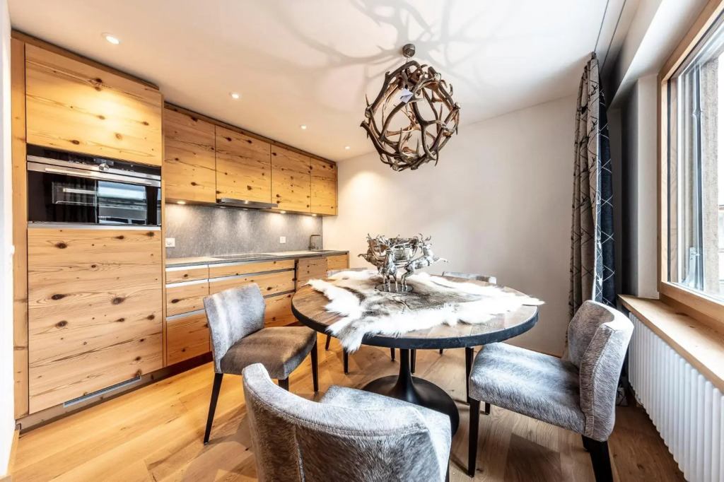 Unique Alpic style apartment in the heart of Davos