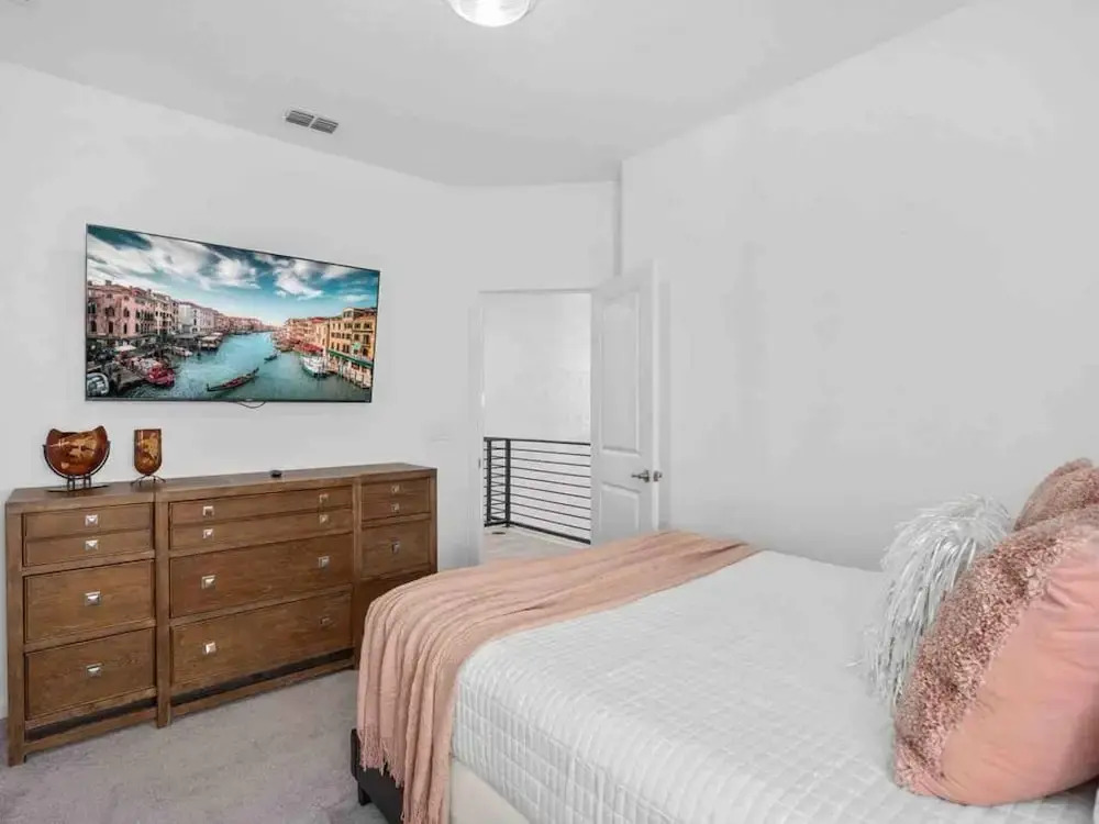Super Blue- Sleeps 24 w Pool Movie Loft