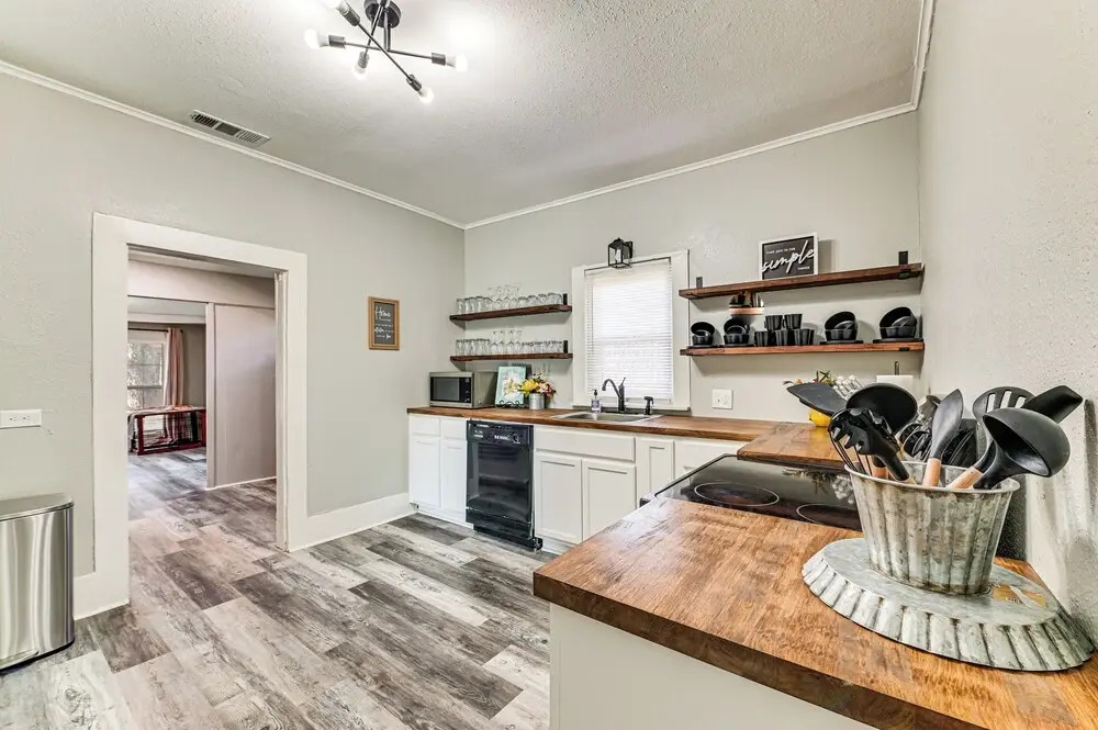 Near Campus & Casino: Family-friendly Durant Home!