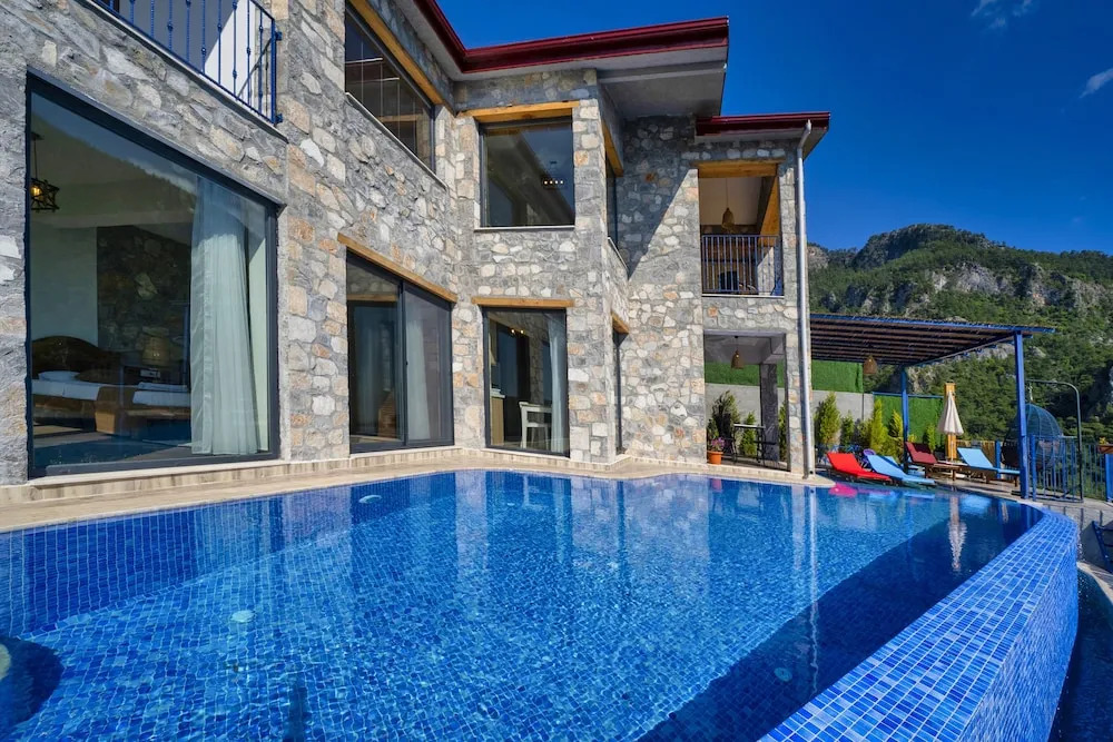 Villa Pine Private Located in a Quiet and Picturesque Location