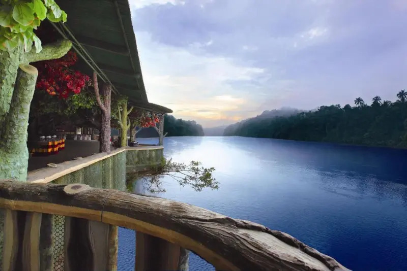 Emarald Resort