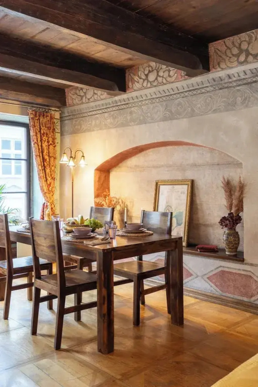 500 Year House - Kraków Old Town - Historic Apartments by Staymoovers