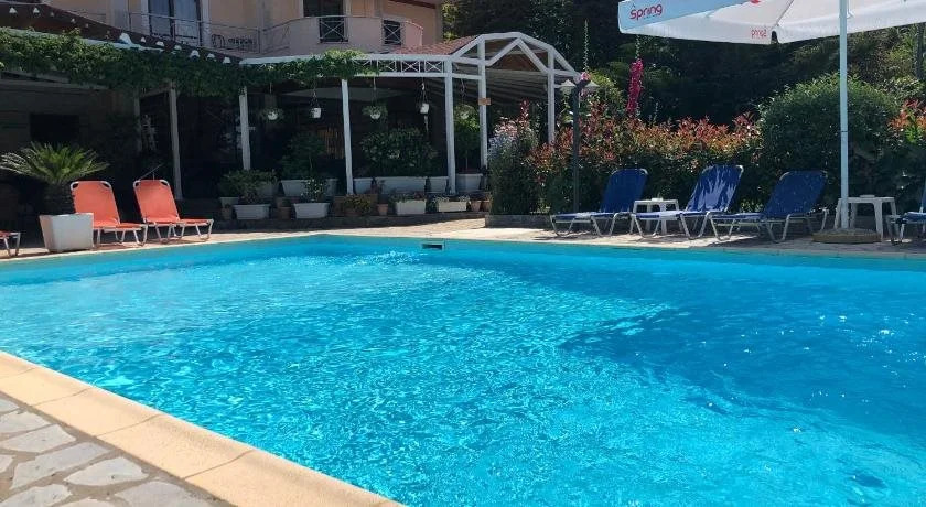 J & B Hotel