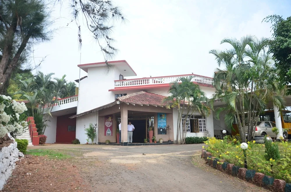 Indismart Woodbourne Resort