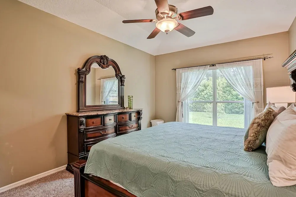 Wonderful Coastal Home With Wifi, Enclosed Backyard, Screened Patio