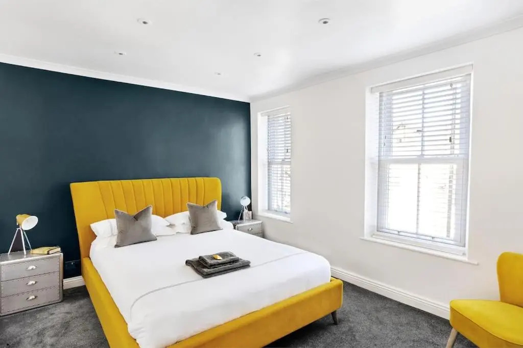 Stunning 4Bed Townhouse by HIC & Trendy Kings Quarter!