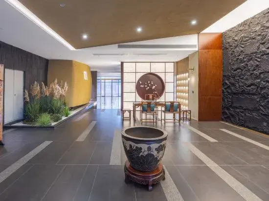 Jianguo HIDDEN Hotel (Shijiazhuang Station Normal University)
