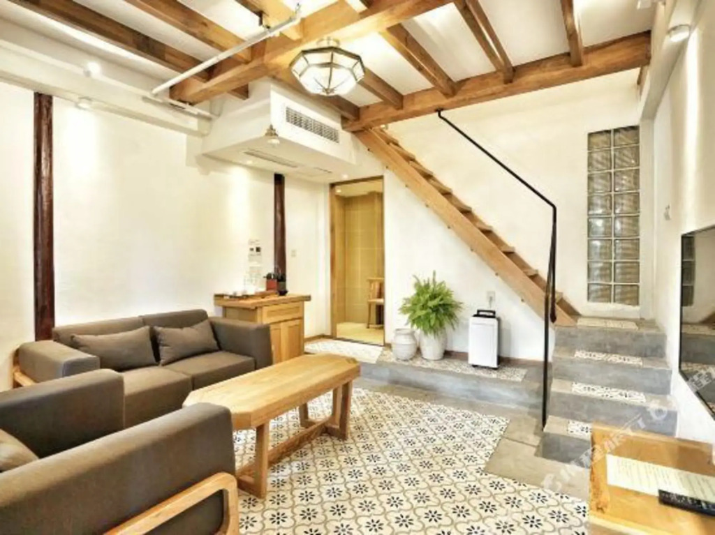 Xixia Xiaozhu Boutique Hote(Xihu Duanqiao shop)）