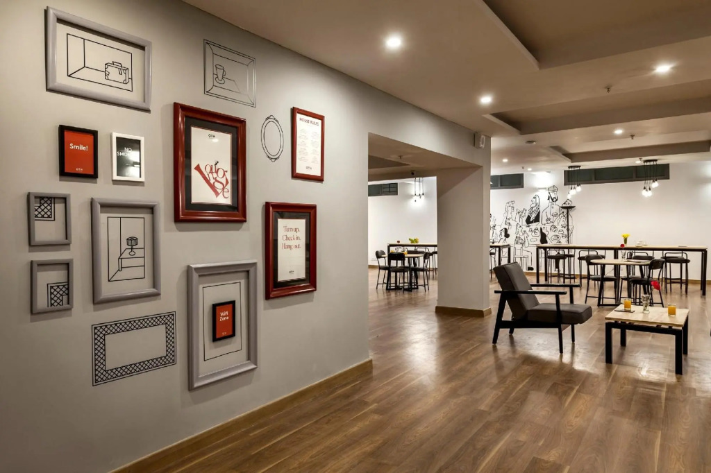 OYO Townhouse 1128 Hotel Royal Palm Inn