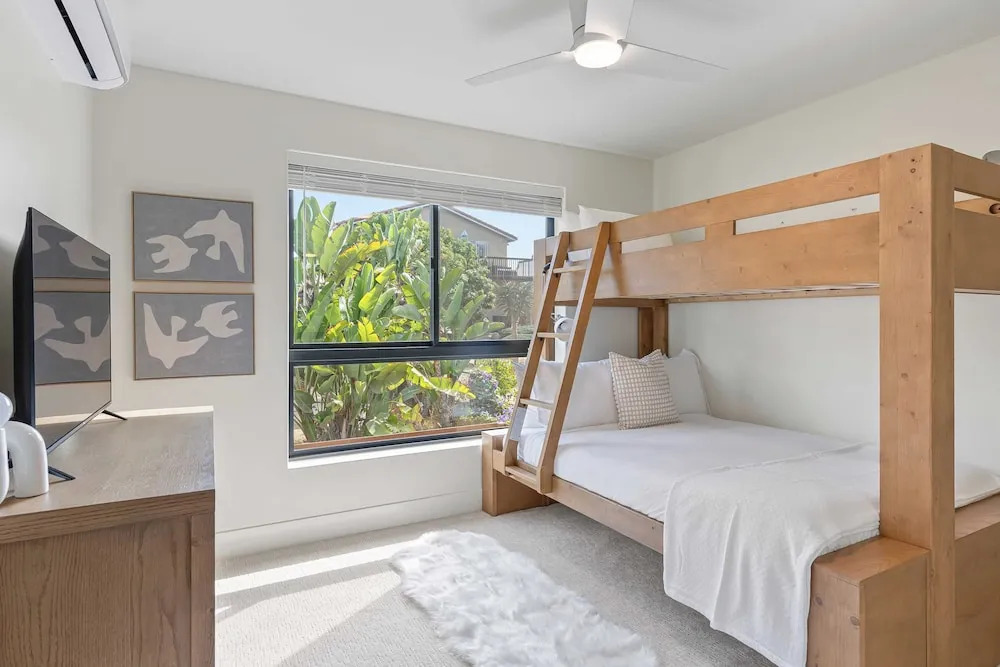 2 Homes in San Clemente by Avantstay Sleeps 26, Steps From Sunset Cliffs, Ocean Beach & Dining