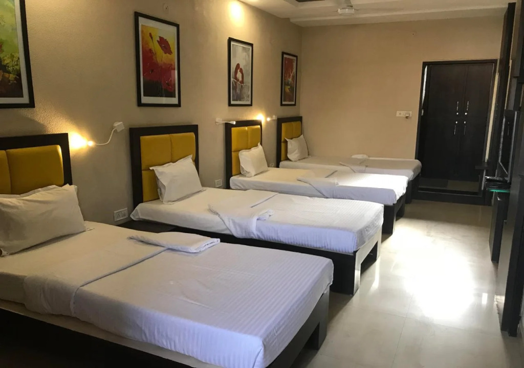 Super Townhouse Dewas City Formerly Utsav